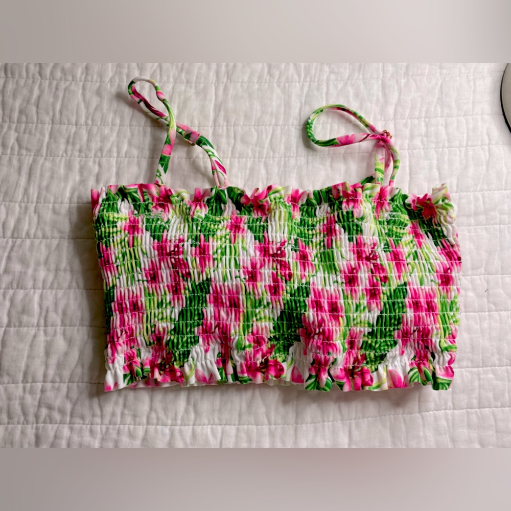 Women’s/girls floral ruffled bikini top!